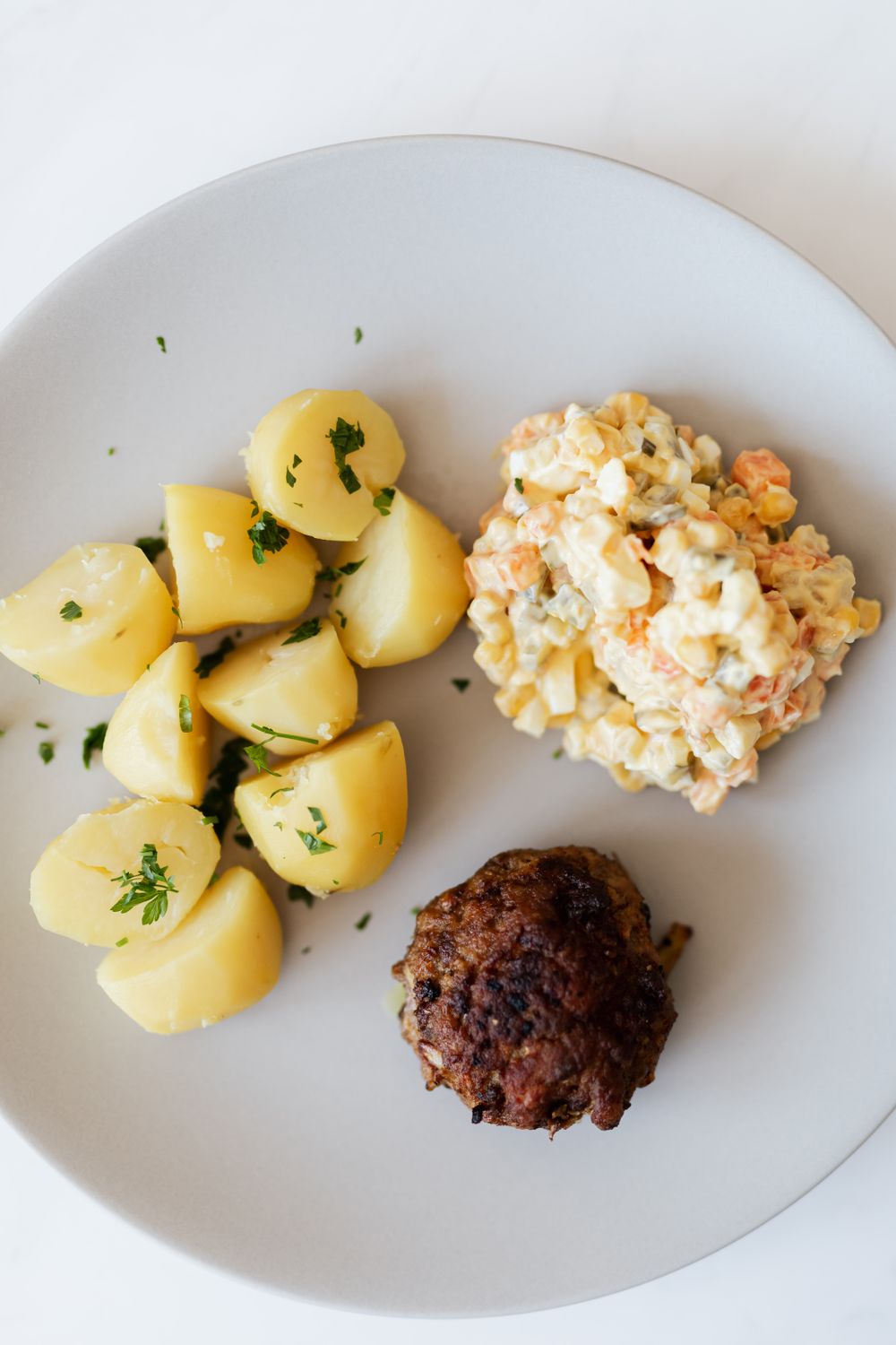 Meat Loaf (Frikadelle) with Roll